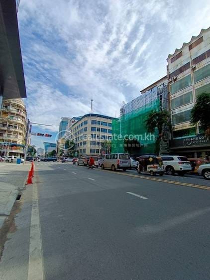 Daun Penh店屋出售，价格$3,500,000