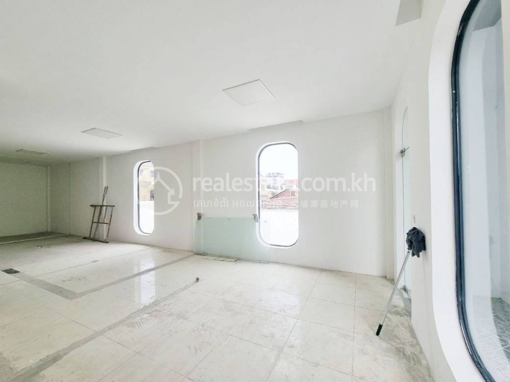 Chamkarmon办公物业出租，位于Boeung TrabekChamkarmon，价格$3,000