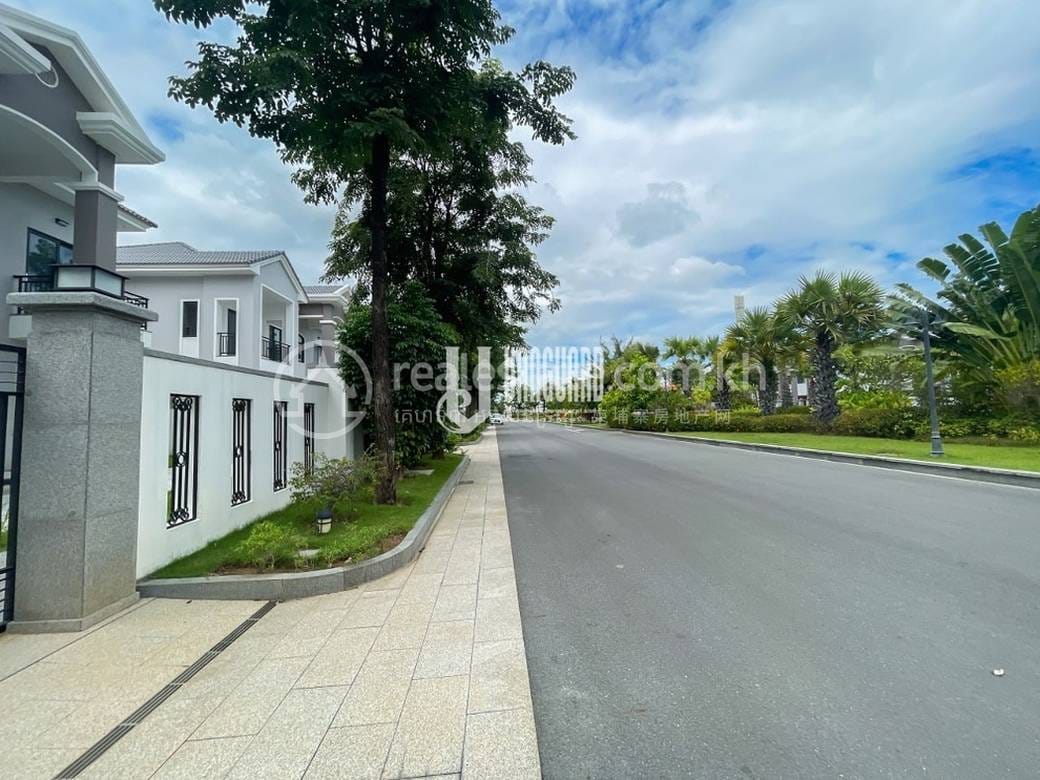 Villa À louer avec 4 place de parking