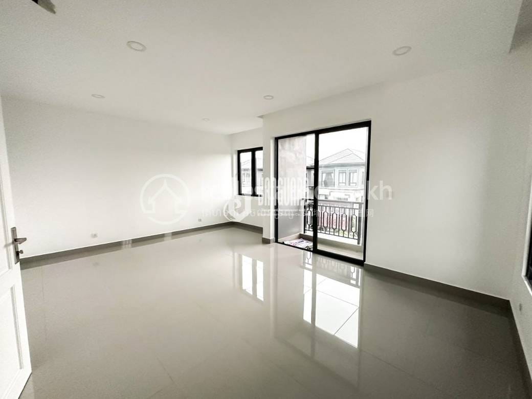 Chroy Changvar双子别墅出租，价格$750