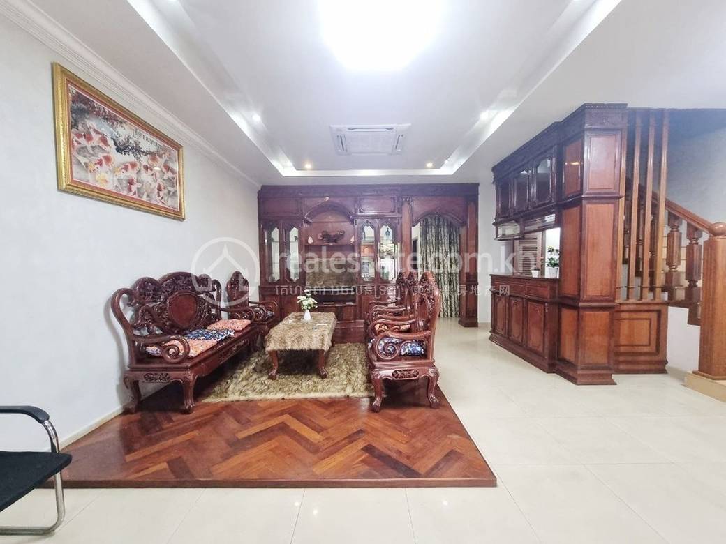 Vila K pronájmu in Tonle Bassac, Chamkarmon, Phnom Penh