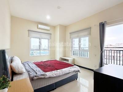 Boeung Prolit, 7 Makara, Phnom Penh