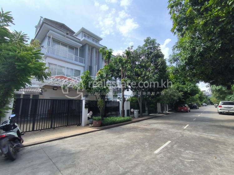 residential Twin Villa for rent in Nirouth ID 237624 1