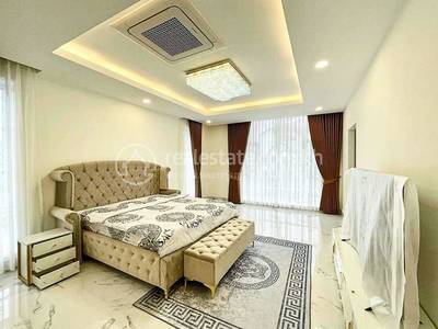 Borey Peng Huoth: The Star Platinum Roseville