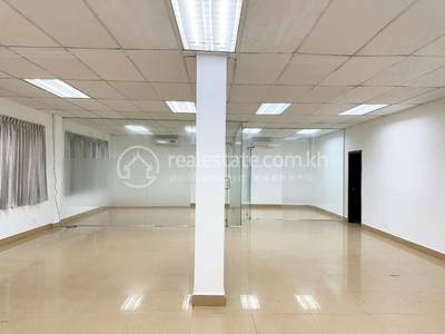 office spaces for rent in daun penh (12).jpeg