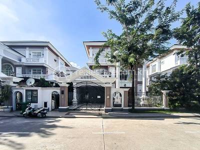 Borey Peng Huoth: The Star Platinum Euro Ville