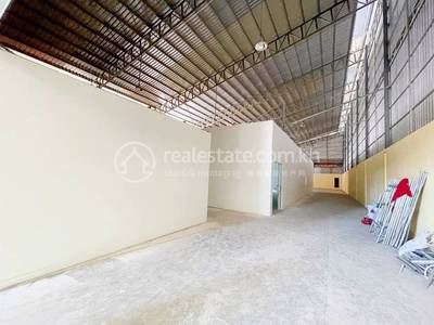 ជើងឯក, ដង្កោរ, ភ្នំពេញ