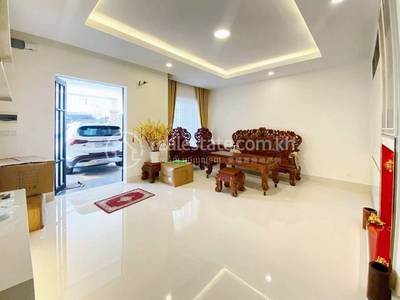 Borey Peng Huoth: The Star Platinum Roseville