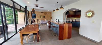   , Stueng Kaev县, Tuek Chhou市, 贡布