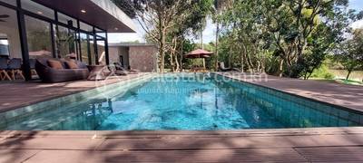   , Stueng Kaev县, Tuek Chhou市, 贡布