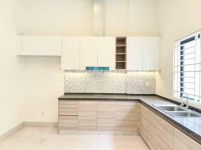 Nirouth, Chbar Ampov, Phnom Penh