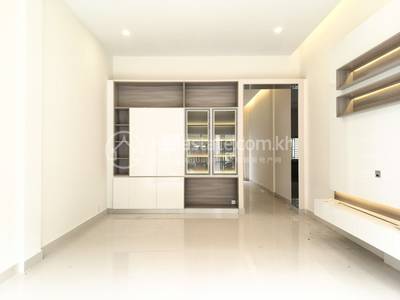 Borey Peng Huoth: The Star Platinum Eco Sunrise