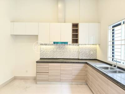 Borey Peng Huoth: The Star Platinum Eco Sunrise