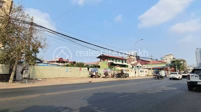 592 592, បឹងកក់២, ទួលគោក, ភ្នំពេញ