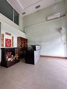 ទឹកថ្លា, សែនសុខ, ភ្នំពេញ