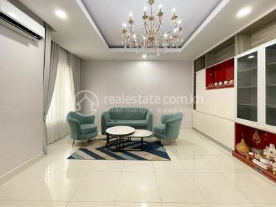 Borey Peng Huoth: The Star Platinum Roseville