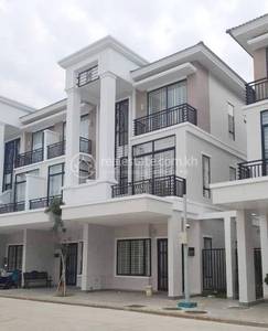 Borey Peng Huoth: The Star Platinum Roseville
