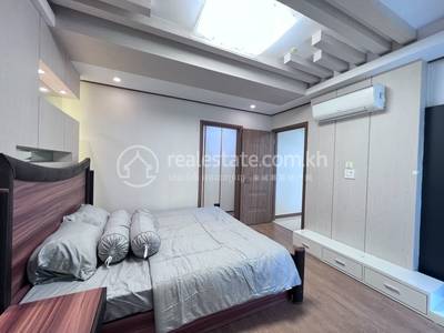 De Castle Royal Condominium