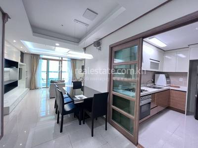 De Castle Royal Condominium