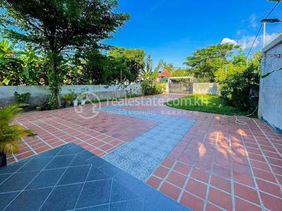 តាក្ដុល, តាខ្មៅ, កណ្ដាល