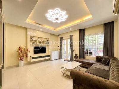 Borey Peng Huoth : The Star Platinum Mercurean II
