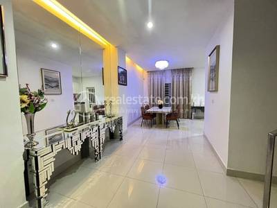 Borey Peng Huoth: The Star Platinum Mercurean I