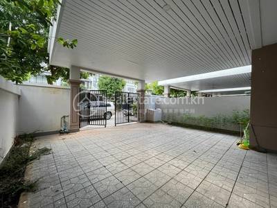 Borey Peng Huoth : The Star Diamond