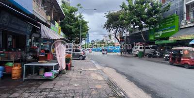    , Phsar Thmei III, Daun Penh, Phnom Penh