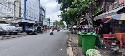    , Phsar Thmei III, Daun Penh, Phnom Penh