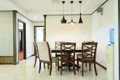 De Castle Royal Condominium