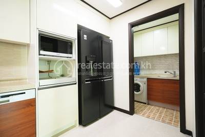 De Castle Royal Condominium