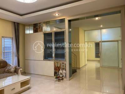 Borey Peng Huoth: The Star Platinum Mercurean I