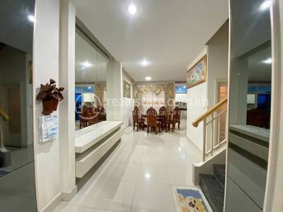 Borey Peng Huoth : The Star Platinum Mercurean II