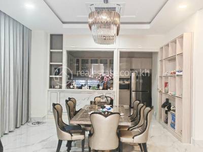 Borey Peng Huoth: The Star Platinum Mercurean I