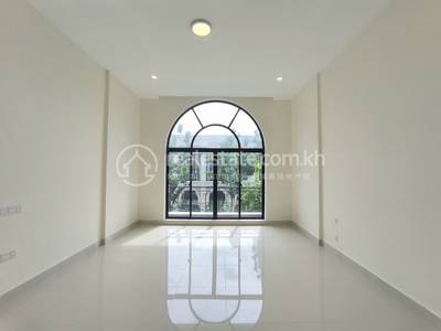 Borey Peng Huoth : The Star Diamond