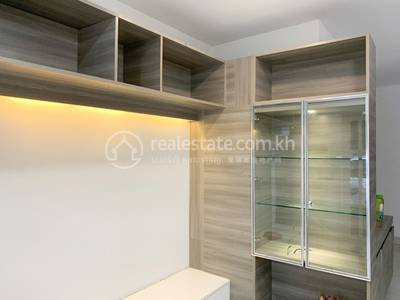 Borey Peng Huoth : The Star Platinum Mercurean II