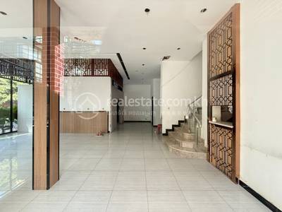   , Chakto Mukh, Daun Penh, プノンペン
