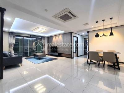 De Castle Royal Condominium