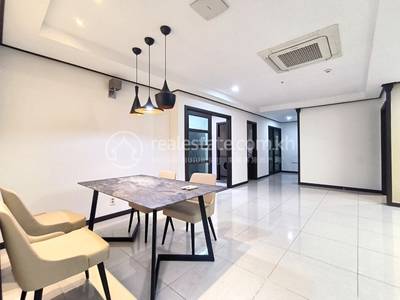 De Castle Royal Condominium