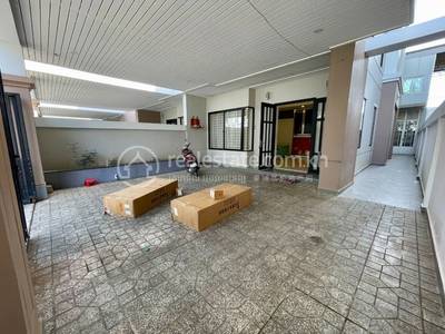   , Nirouth分区, 铁桥头区, 金边