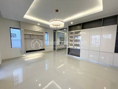 Borey Peng Huoth: The Star Mera Garden