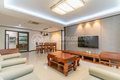De Castle Royal Condominium