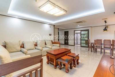 De Castle Royal Condominium