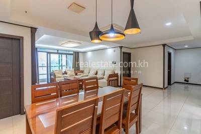 De Castle Royal Condominium