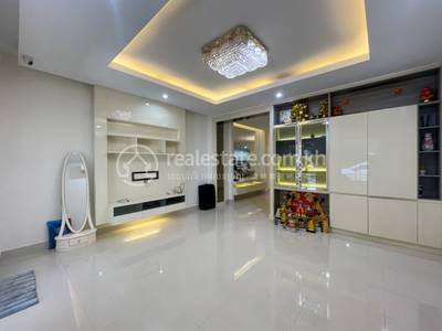 Borey Peng Huoth : The Star Platinum Mercurean II