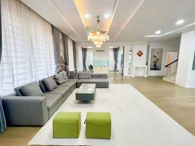 Borey Peng Huoth: The Star Platinum Mercurean I
