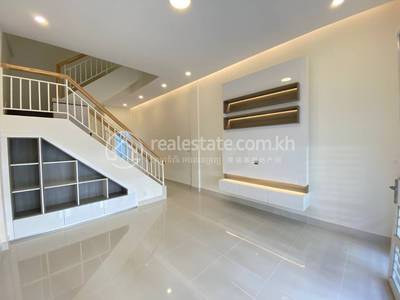 Borey Peng Huoth: The Star Platinum Eco Sunrise