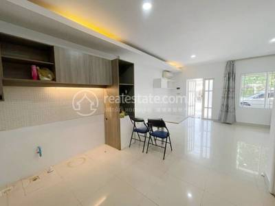 Borey Peng Huoth: The Star Platinum Mercurean I