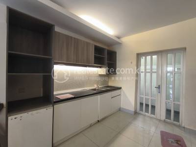 Borey Peng Huoth: The Star Platinum Mercurean I