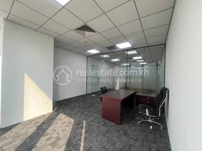  , Тонле Бассак, Чамкармон, Пномпень